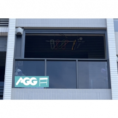 AGG防塵抗風捲窗_陽台圍牆上方